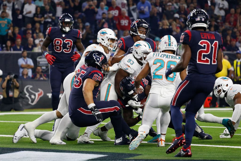 Pero los Texans respondieron. Con acarreo de dos yardas de Lamar Miller, Houston igualó 7-7 el marcador en el primer periodo.
