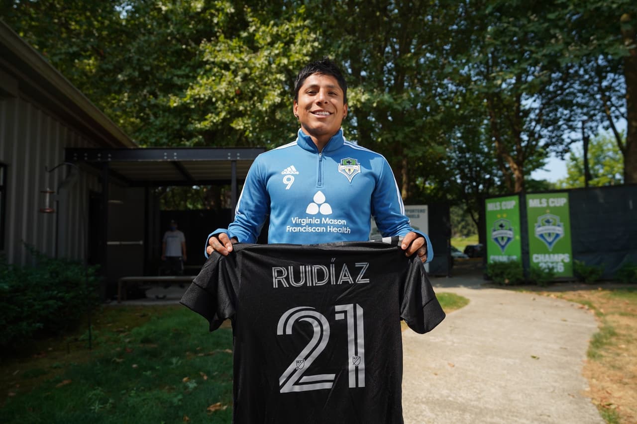 Los convocados fueron Pedro Gallese y Matt Turner para la portería, Julián Araujo, Jesús David Murillo, Nouhou, Miles Robinson, Alex Roldán, James Sands, Kai Wagner, Yeimar y Walker Zimmerman para la defensa y a Eduard Atuesta, Carles Gil, Damir Kreilach, Juan Pablo, Emanuel Reynoso, Cristian Roldán, y Lucas Zelarayán en la delantera.