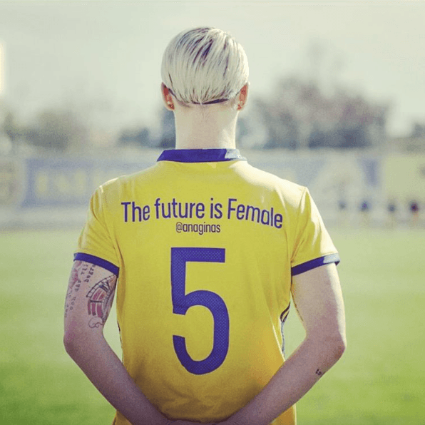 "El futuro es femenino" - Las jugadoras del equipo sueco eligieron los tuits entre mujeres destacadas de su país en una iniciativa de la Federación de Futbol por entregarle un mensaje inspirador a las jóvenes de su país.