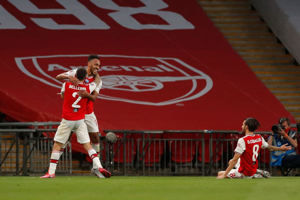 El esférico pasó entre las piernas del arquero para finalmente guardarse al fondo de la red.