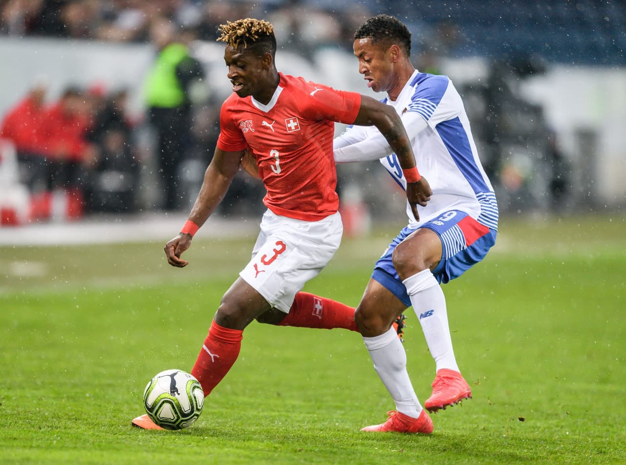 Panamá, que hizo un cambio al primer tiempo con la salida de Miguel Camargo y la entrada de Édgar Barcena, tuvo tres modificaciones más, mientras Suiza hizo cinco relevos. Eso bajó el ritmo.