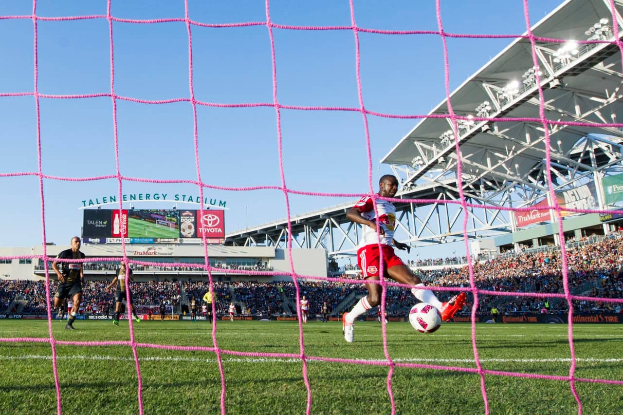 EL GOLEADOR - Bradley Wright-Phillips se adjudicó al Botín de Oro de la MLS tras una fuerte batalla con David Villa hasta el final de la temporada. Al final, fue el delantero de los Red Bulls quien se llevó el premio al anotar 24 goles, uno más que el español de NYCFC.