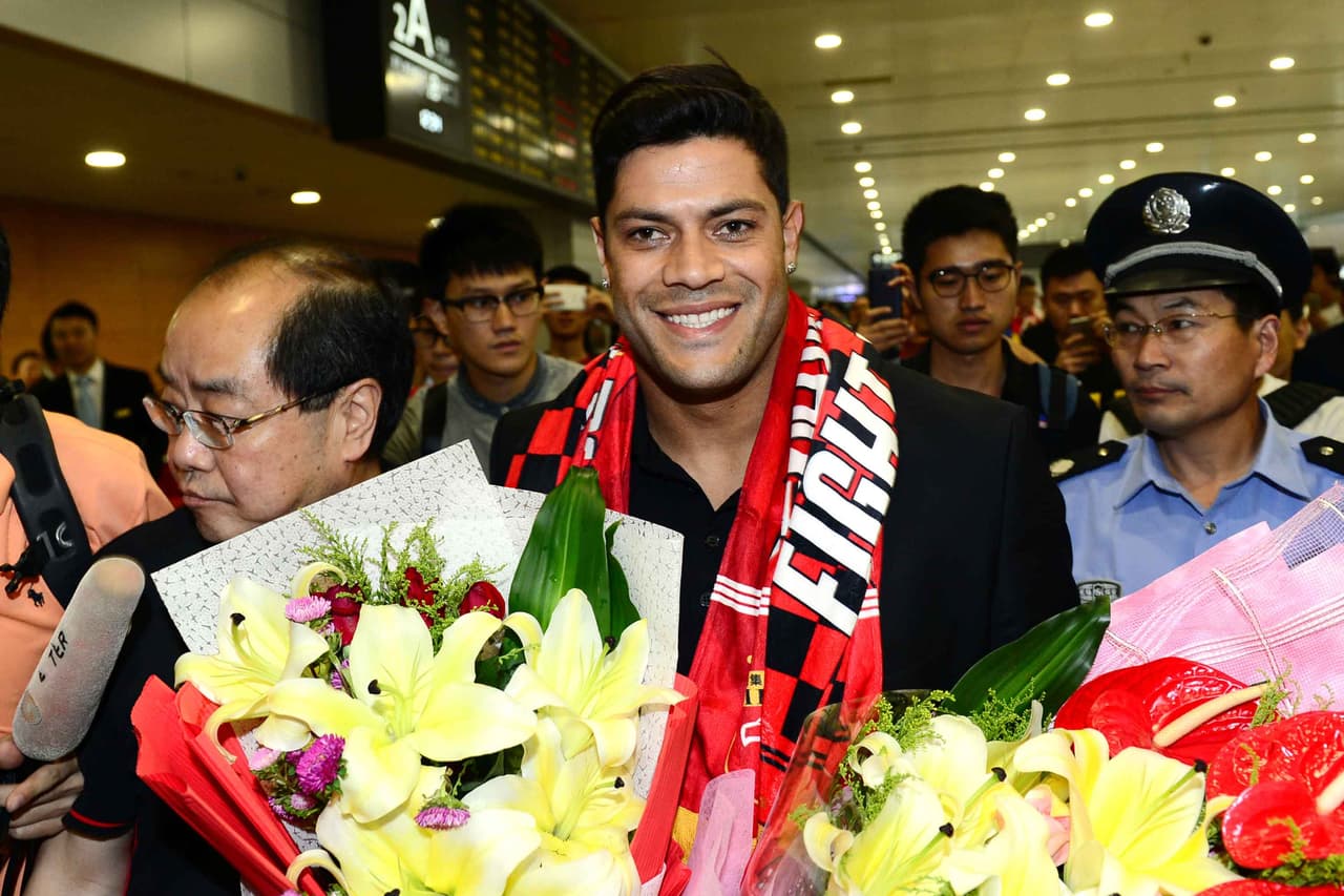 El brasileño Hulk sigue su andar por ligas exóticas que a base de enormes sumas firman a algunas figuras. Esta vez ha dejado el Zenit ruso para pasar al Shanghai SIPG chino, del que se dice que habría pagado 61 millones.
