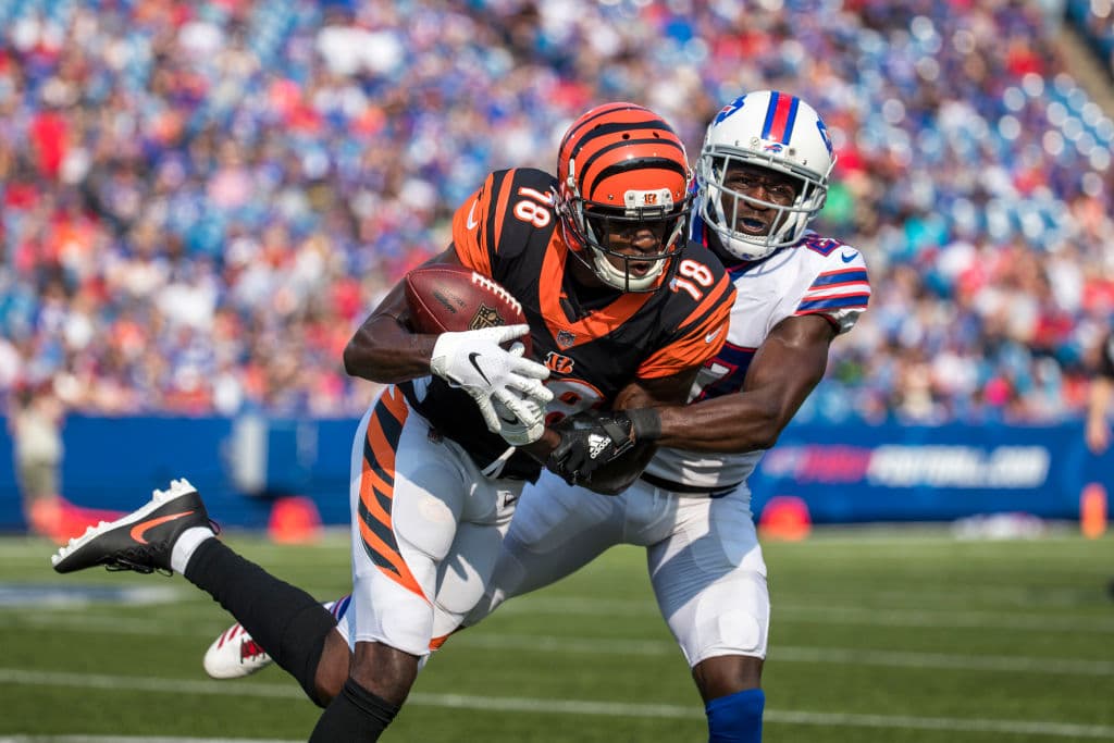 El estelar receptor de los Bengals AJ Green (18) atrapó cuatro envíos para 50 yardas y una anotación.