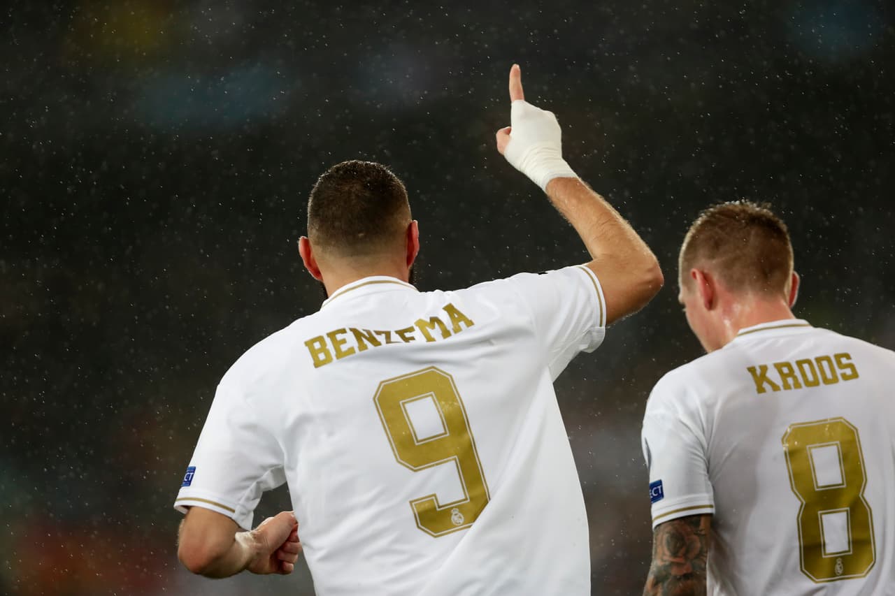 Karim Benzema celebra el primer gol de este enfrentamiento ante el PSG.