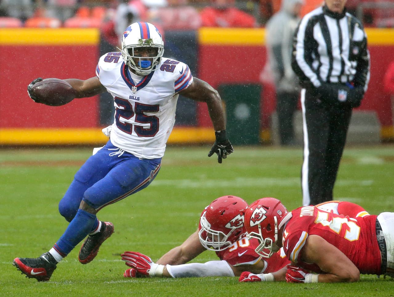 Los Kansas City Chiefs vencieron 30 - 22 a los Buffalo Bills para ligar 5 victorias.