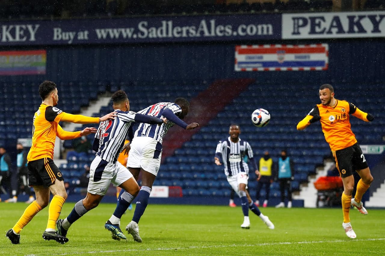 Wolverhampton se lleva sólo un punto tras empatar 1-1 con West Bromwich Albion en su visita durante la Jornada 34 en la Premier League. Fabio Silva le daba la victoria a los Wolves al minuto 46, pero Mbaye Diagne le daba el gol del empate a los locales. El mexicano Raúl Jiménez aún no ha sido convocado.
