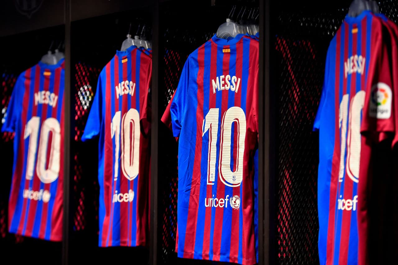 ADIÓS DE MESSI - Con todos sus 35 trofeos ganadores y entre lágrimas, Lionel Messi cerró una etapa de más de 20 años en el FC Barcelona, donde habló de su posible futuro con el PSG y sus mejores momentos en el club.