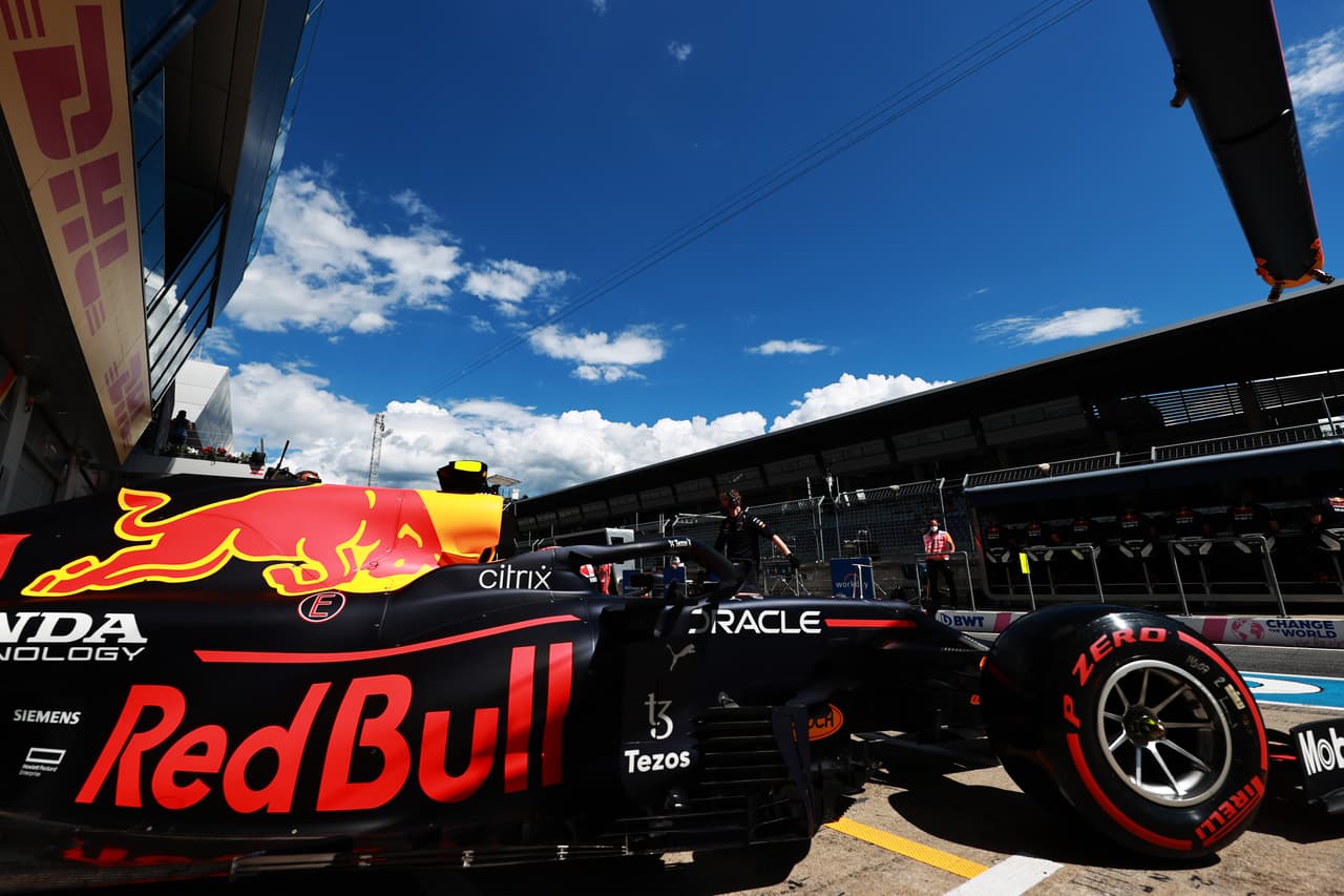 ¡Red Bull brilla! Checo Pérez saldrá cuarto en el GP de Estiria