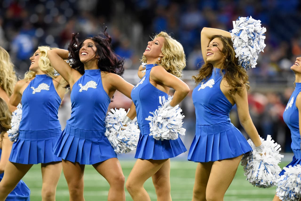 El pateador Matt Prater con tres goles de campo, el definitivo en los últimos segundos del tiempo reglamentario, se erigió como la figura que permitió la victoria de los Leones.