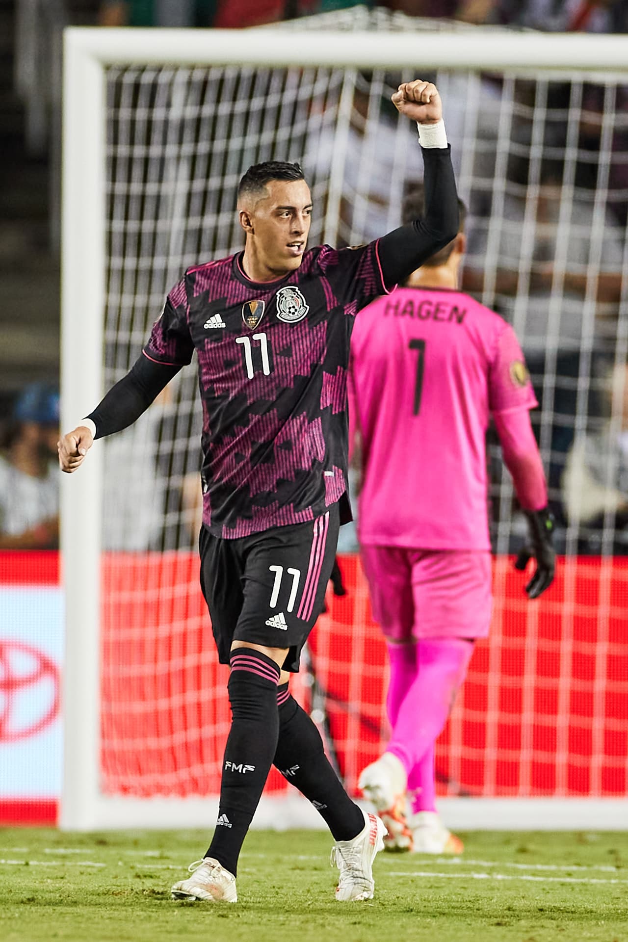 Tras su decepcionante debut ante Trinidad y Tobago, el Tricolor consiguió su primera victoria en la Copa Oro de la mano del 'Mellizo', quien hizo dos goles, y Orbelín Pineda, quien marcó el tercero.