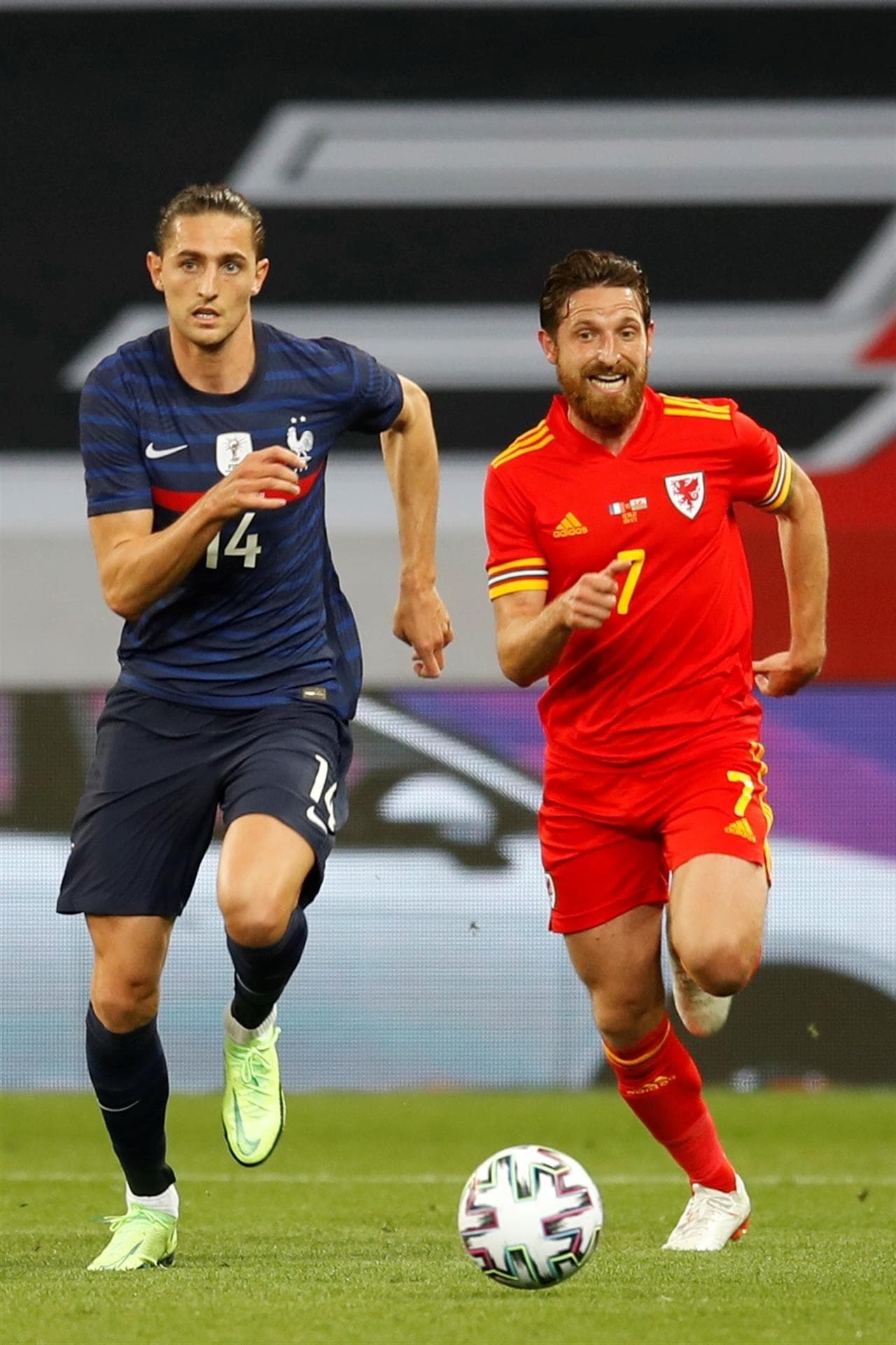 Francia derrota 3-0 a Gales durante partido internacional amistoso. Con goles de Kylian Mbappé, Antoine Griezmann y Ousmane Dembélé, los actuales campeones del mundo derrotaron a los 'Dragones' y están más que listos para la Euro 2020.