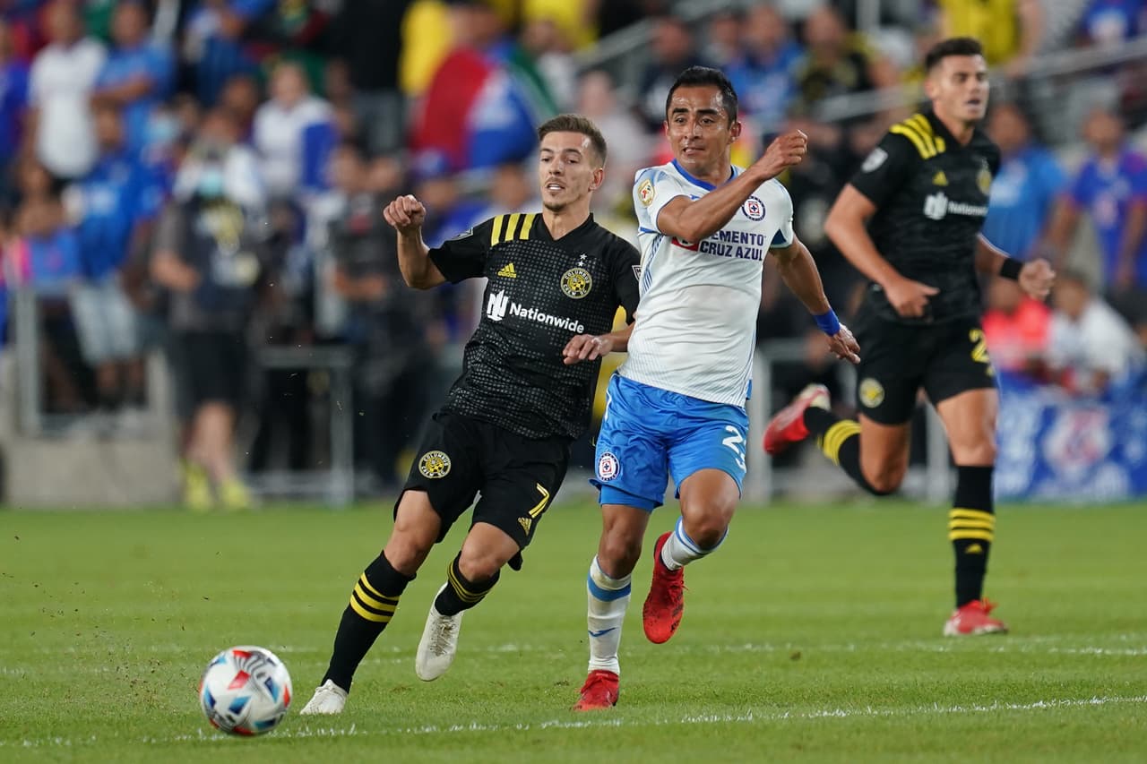 Los estadounidenses le ganan una nueva batalla a los mexicanos y con un marcador de 2-0 a favor Columbus Crew vence a Cruz Azul y se coronan dentro de la Campeones Cup.