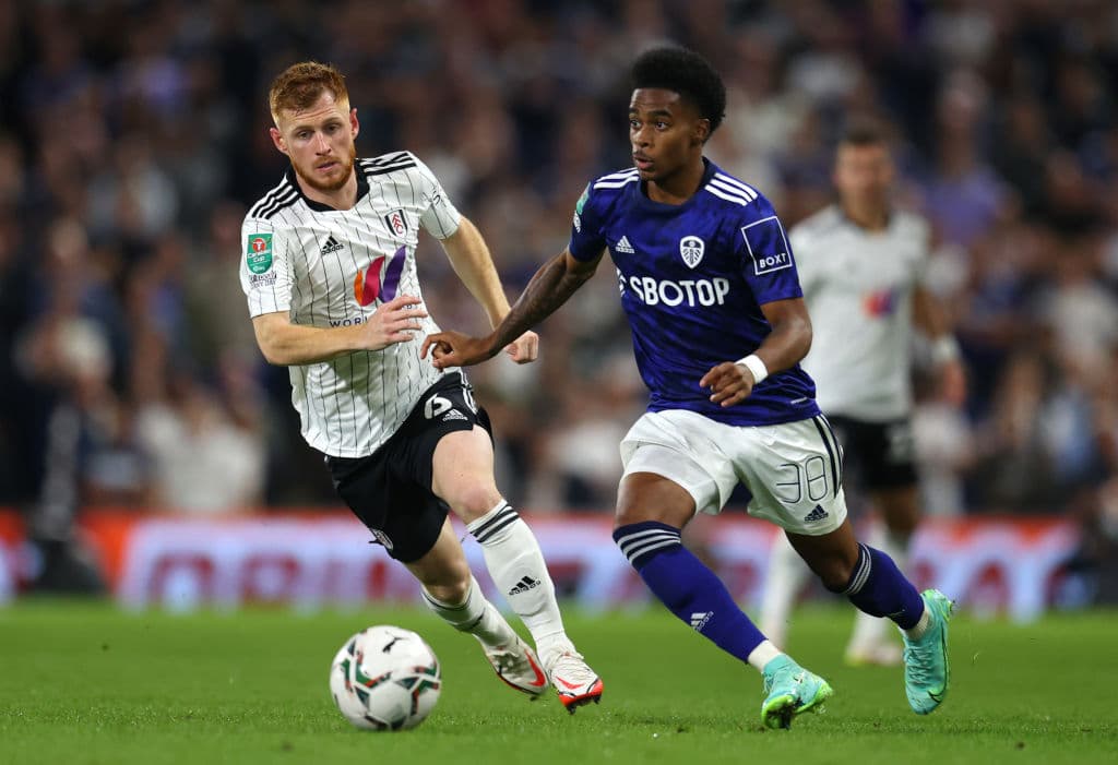 El equipo de Bielsa, Leeds Unitded, igualó 0 a 0 frente al Fulham y avanzó a Octavos de Final de la EFL Cup tras superarlo en los tiros desde los doce pasos.