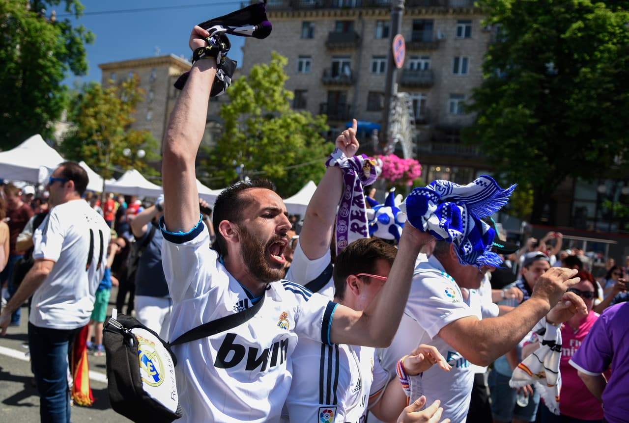 Quienes habían llegado desde España no querían quedarse atrás y comenzaban a meterle ruido a la previa.