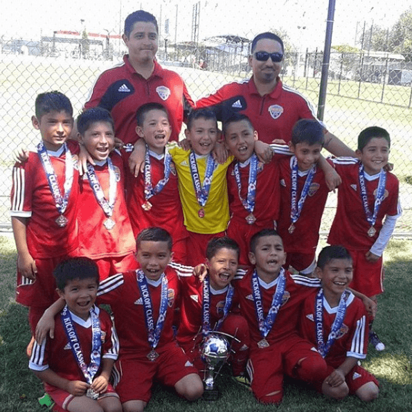 El pequeño Alejando Alcalá es considerado por muchos como el 'Messi mexicano' y ha deslumbrado a todos con sus videos en las redes sociales. Actualmente entrena con la selección Sub-15 gracias a sus actuaciones con el Stockton TLJ FC Rebels. Además se han probado en el Barcelona y Manchester City.