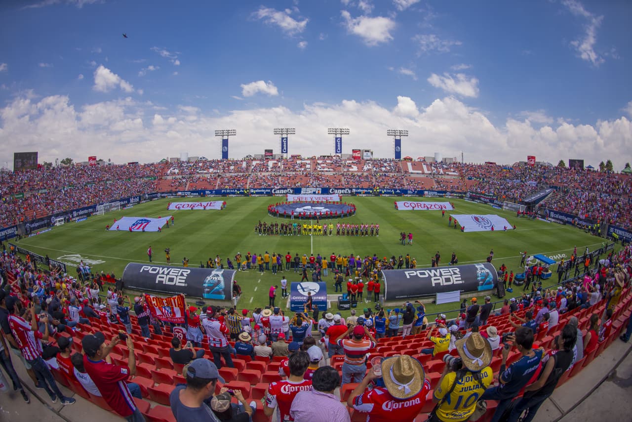El horario de mediodía dificultó la buena entrada en el Alfonso Lastras.