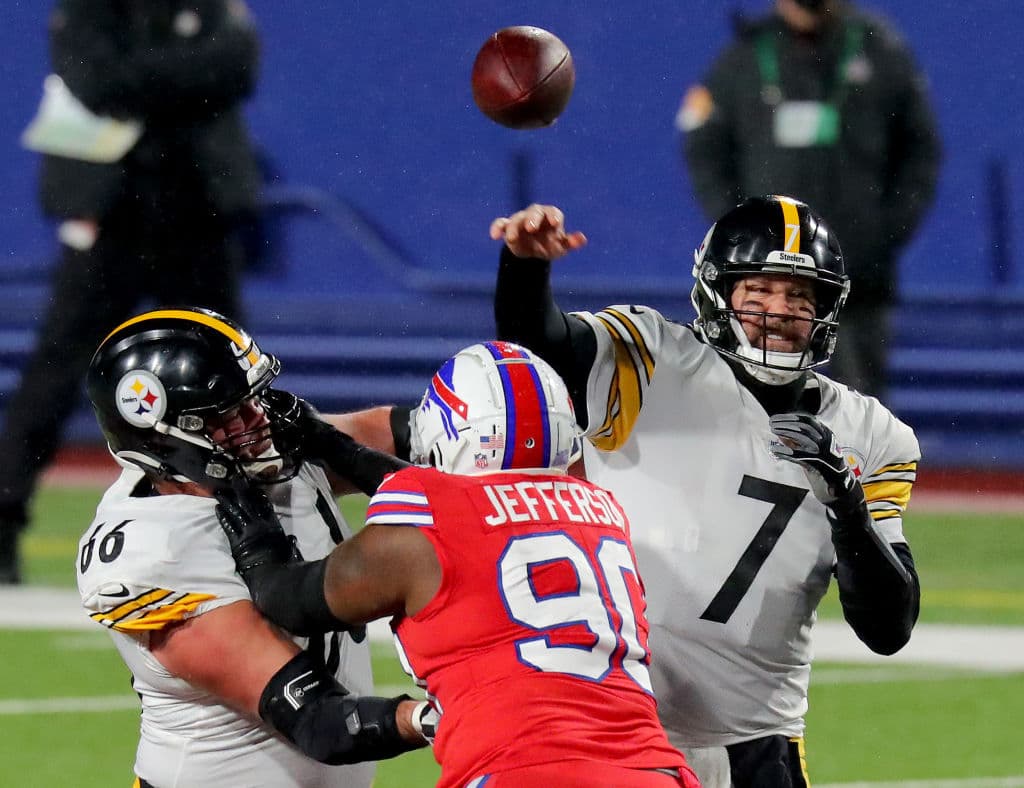 Steffon Diggs brilla con una anotación y 130 yardas por aire en la victoria 15-26 de los Bills sobre los Steelers.