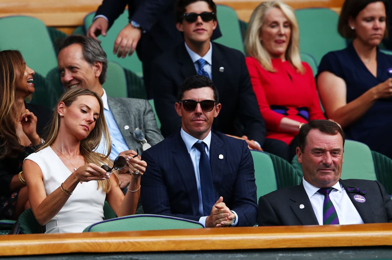 El golfista Rory McIlroy y su esposa Erica Stoll han sido otros de los espectadores de lujo de Wimbledon 2018.