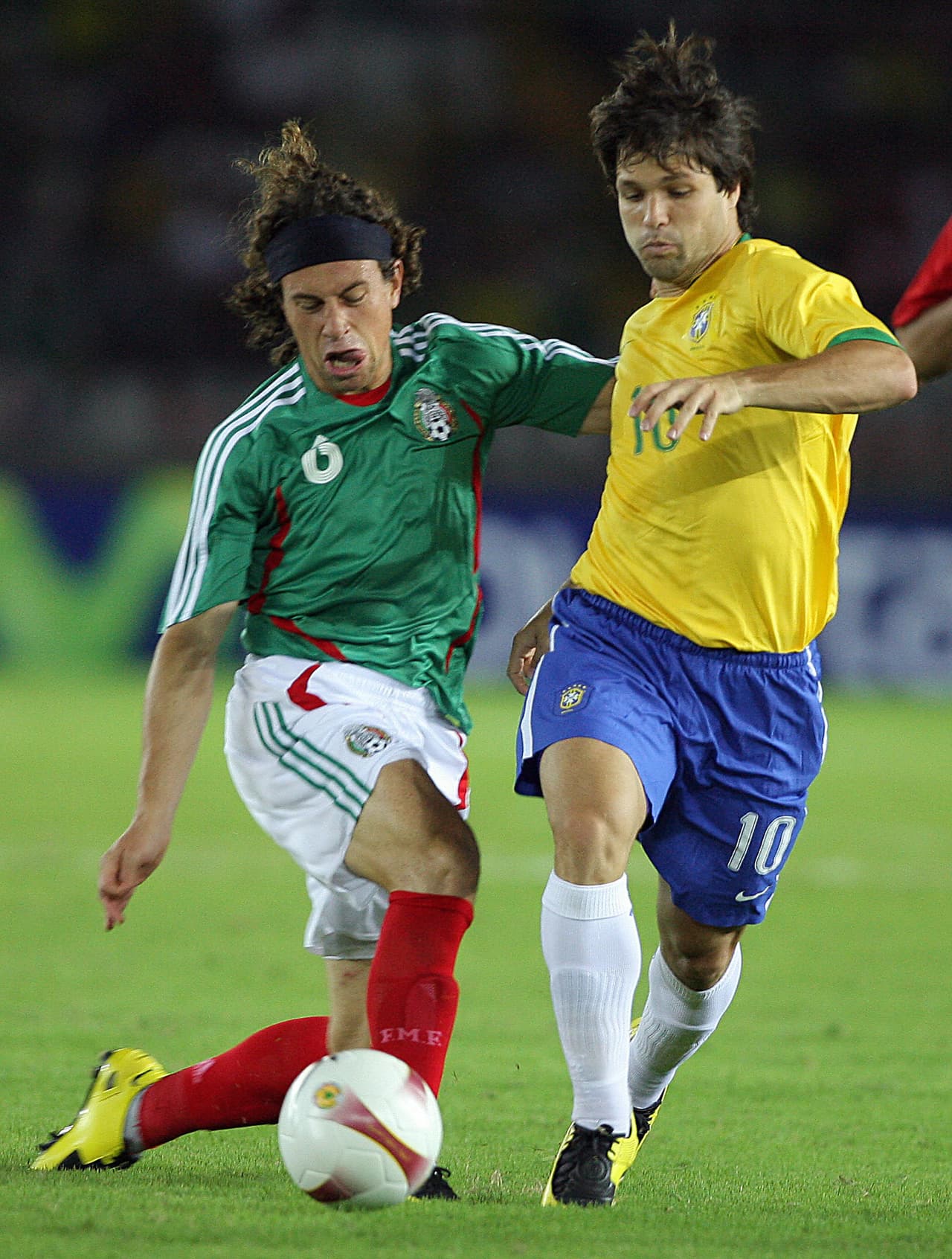 Diego llevó la responsabilidad siendo la pareja de ataque de un prometedor Robinho. Él era el organizador de juego del equipo durante la Copa América de 2007.