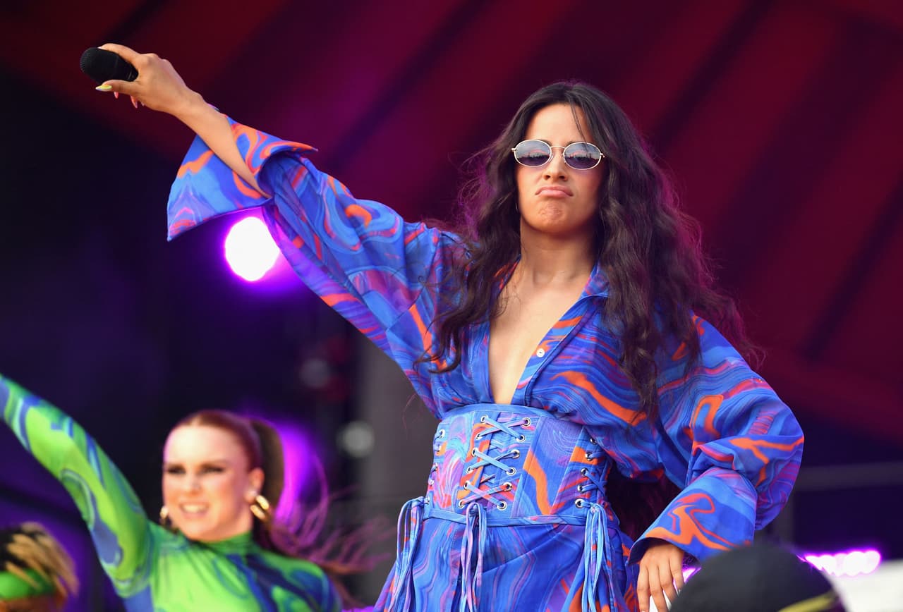 Según la RIAA, la certificación de diamante se otorga a piezas que han vendido 10,000,000 unidades o más.