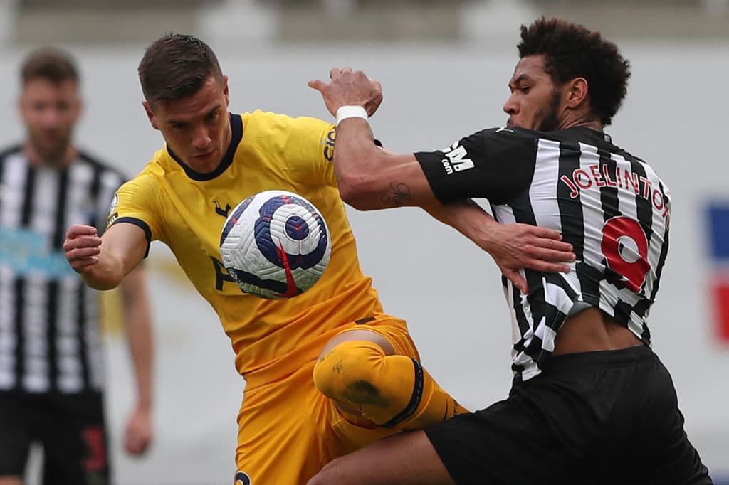 Tottenham y Newcastle reparten puntos durante la fecha 30 de la Premier League. Joelinton le daba la victoria a los 'Magpies', pero el doblete de Harry Kane ya ponía arriba a los 'Spurs' y casi al finalizar el partido, Joe Willock fue el encargado de igualar el marcador durante el encuentro.