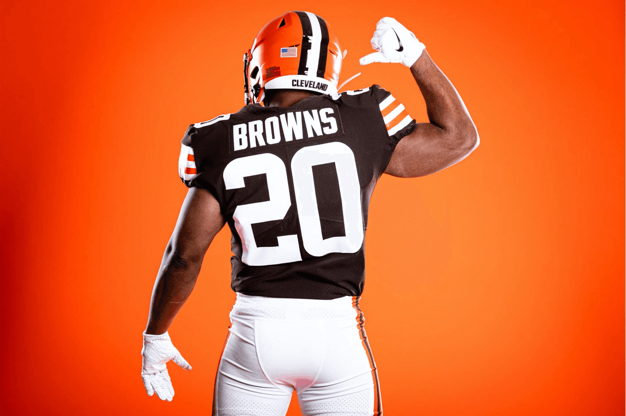 Así luce la nueva imagen de los Browns, con algunos ajustes en las combinaciones y cambio de tipografía de los números.
