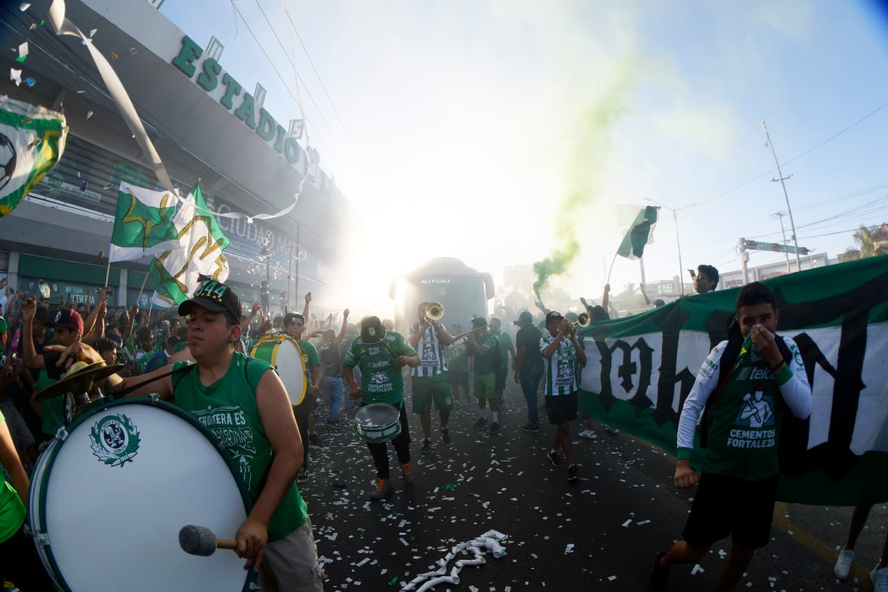 Las calles de León, Guanajuato, se llenaron de fanáticos antes del juego contra Xolos por los Cuartos de Final de la Liguilla en el Clausura 2019.