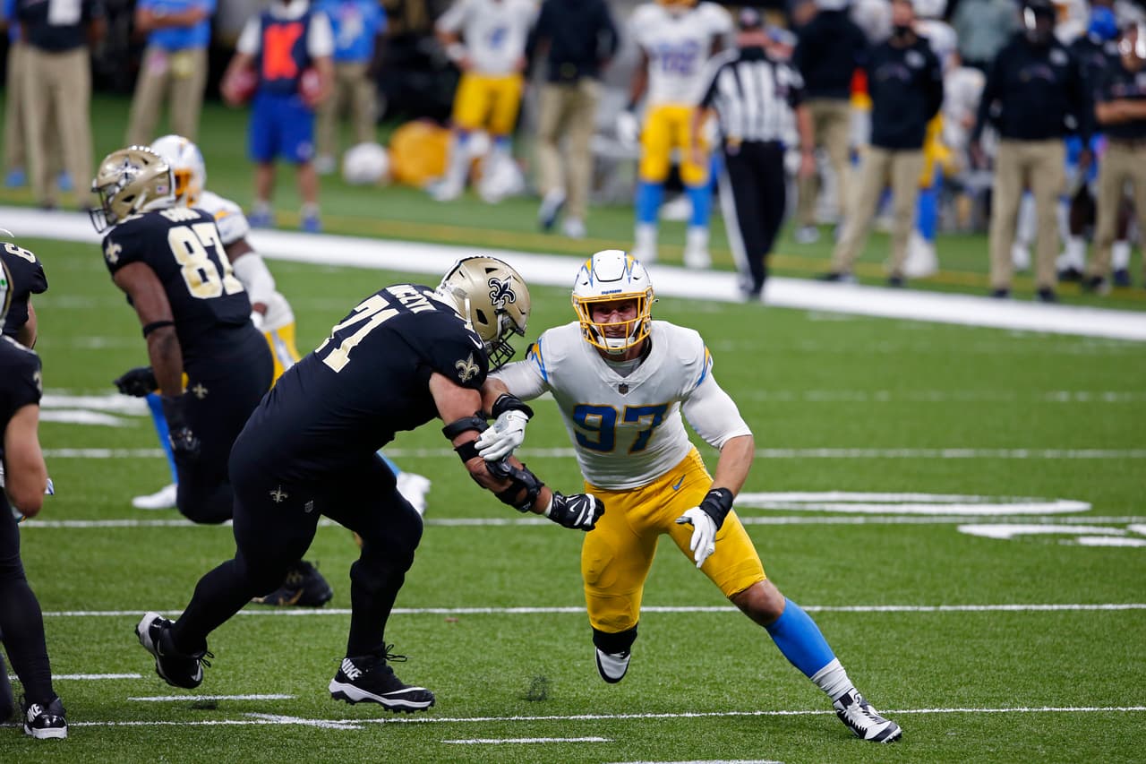 Drew Brees comanda un impresionante regreso en casa frente a los Chargers y vencen en los tiempos extras 27-30.