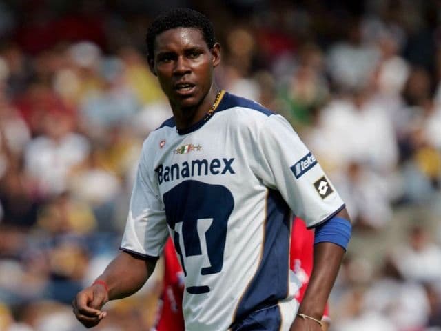 Agustín Delgado: Dos de sus tres equipos en México fueron Pumas y Cruz Azul. Su primera etapa con los cementeros en 1999 (Ocho juegos y dos goles). Con los Felinos en 2004 (Siete juegos y un gol)