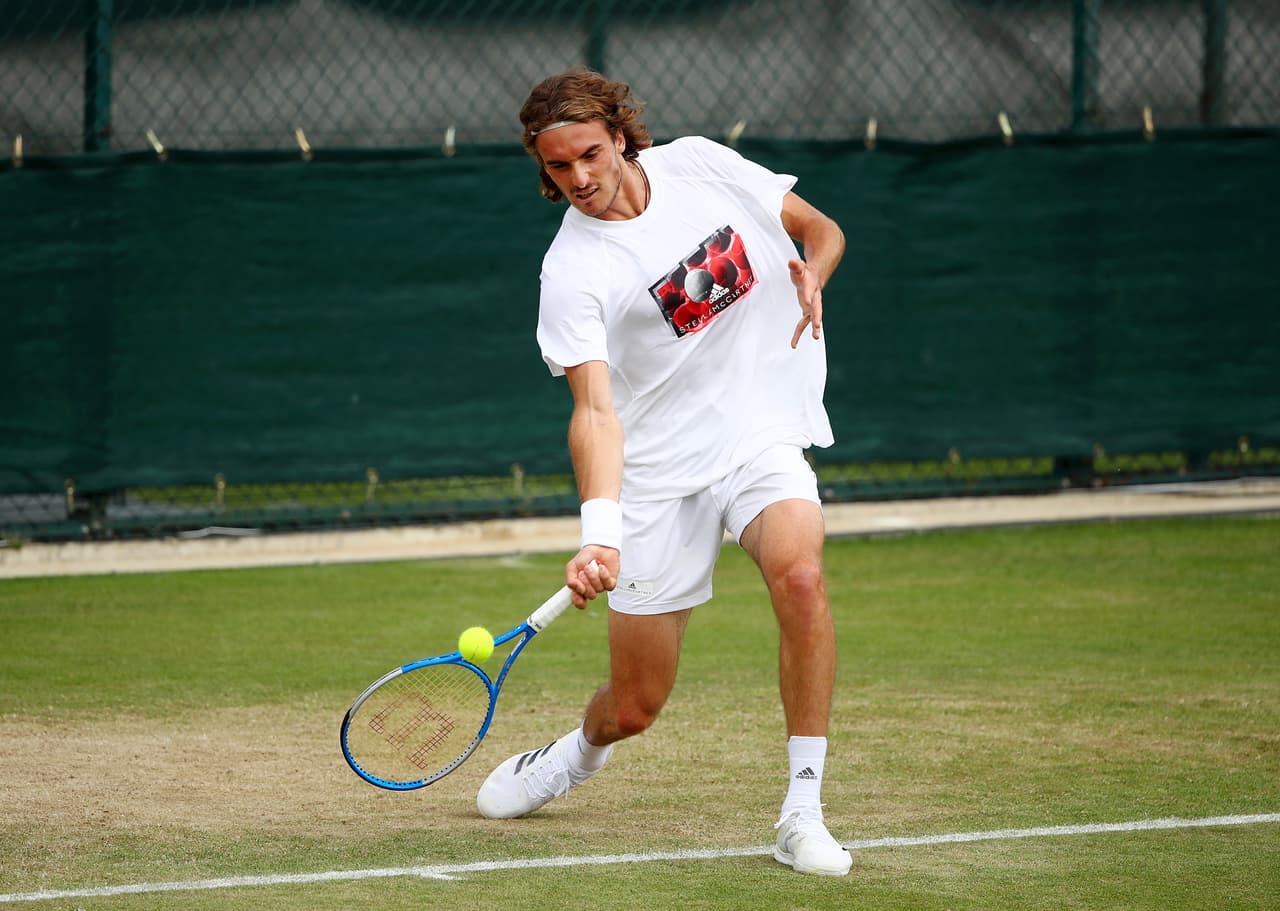 Un caso muy distinto vive el griego Stefanos Tsitsipas, cuyo ascenso en el circuito ATP ha sido evidente y por eso quiere ratificar su buen momento en Wimbledon.