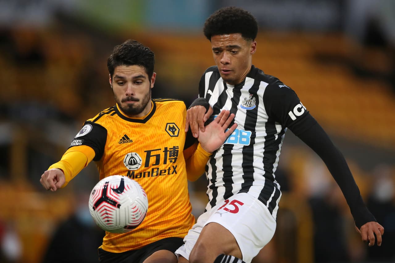 De último minuto empata Newcastle ante el Wolverhampton en el Estadio Molineaux. El mexicano Raúl Jiménez anotó el primer gol del encuentro, pero fue al minuto 88 cuando Jacob Murtphy le da el gol del empate a los 'Magpies' en la quinta jornada de la Premier League.