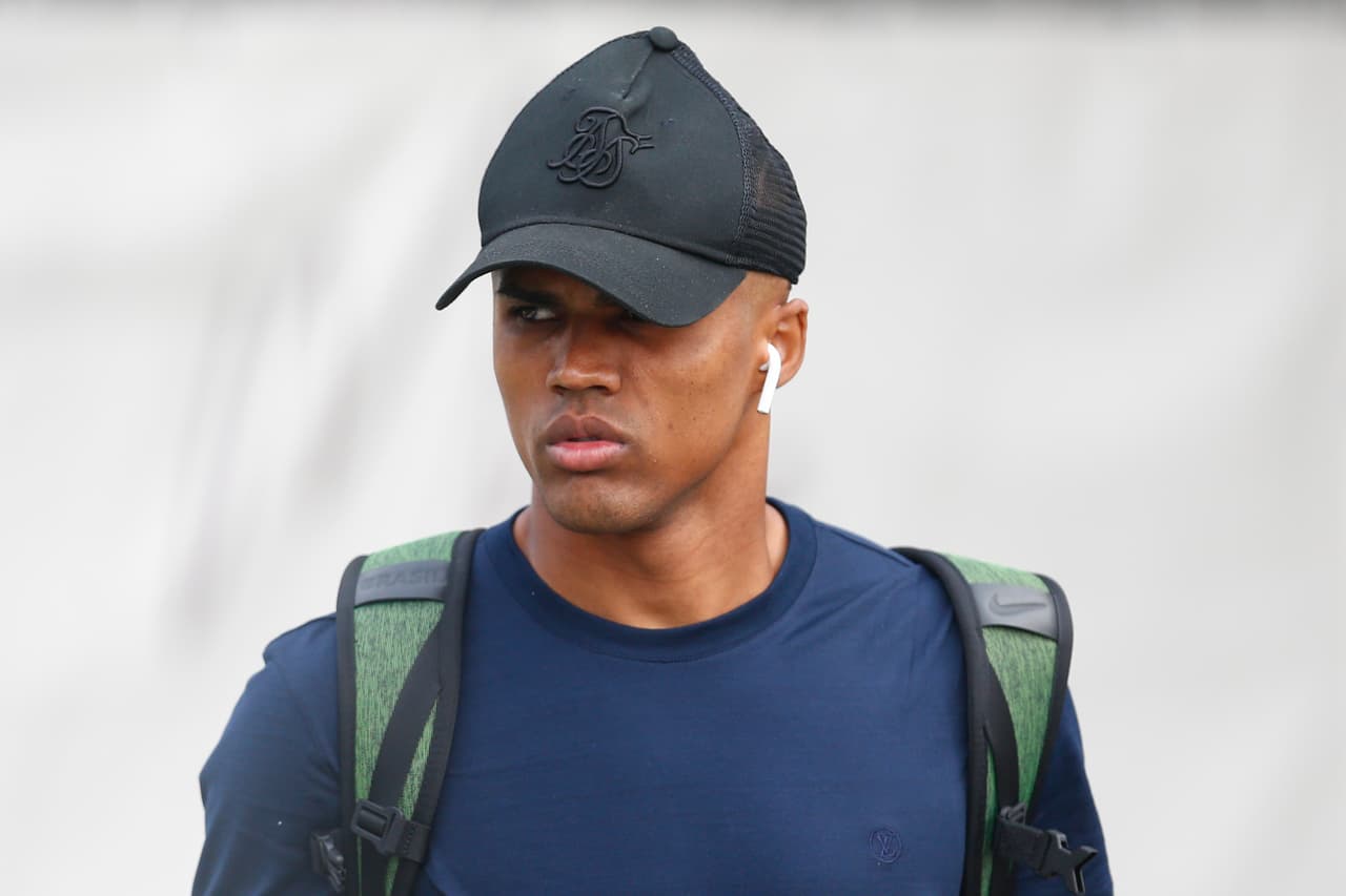 Douglas Costa fue uno de los que cambió la cara de Brasil en el útlimo partido. Así se retiraba de Rusia.