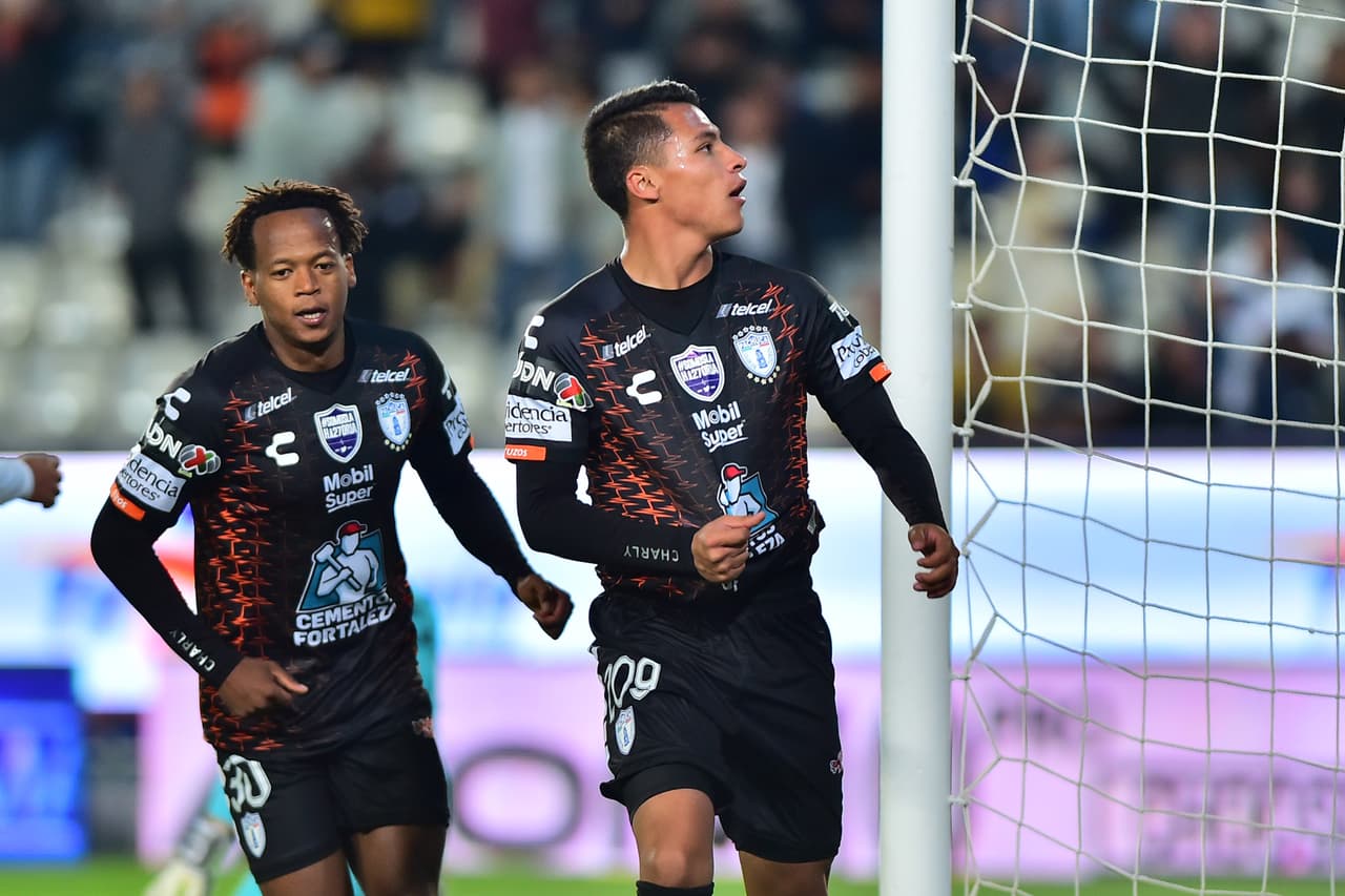 Pachuca
<b>2-0</b> Pumas