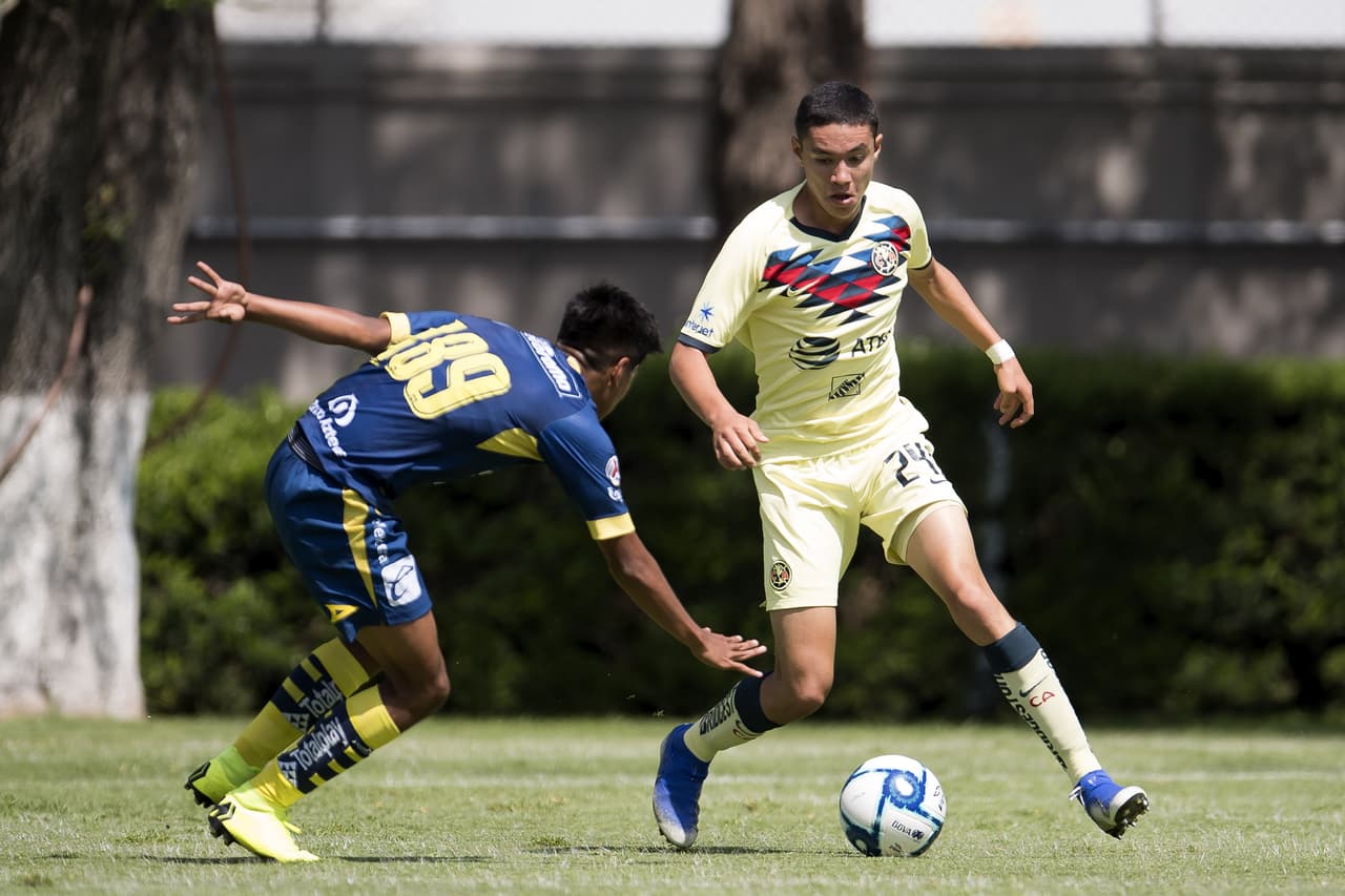 Herrera opta por jugador de 17 años sobre Paul Aguilar