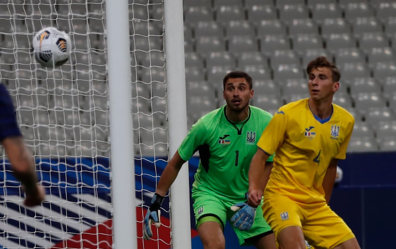 Por Francia marcaron Camavinga (9’), Giroud (24’, 34’), Tolisso (65’), Mbappé (82’) y Griezmann (89’); por Ucrania Mykolenko (39’) hizo un autogol y Tsygankov (53’) descontó. Francia enfrentará a Portugal y Ucrania ser medirá ante Alemania en la J3 de la Nations League.