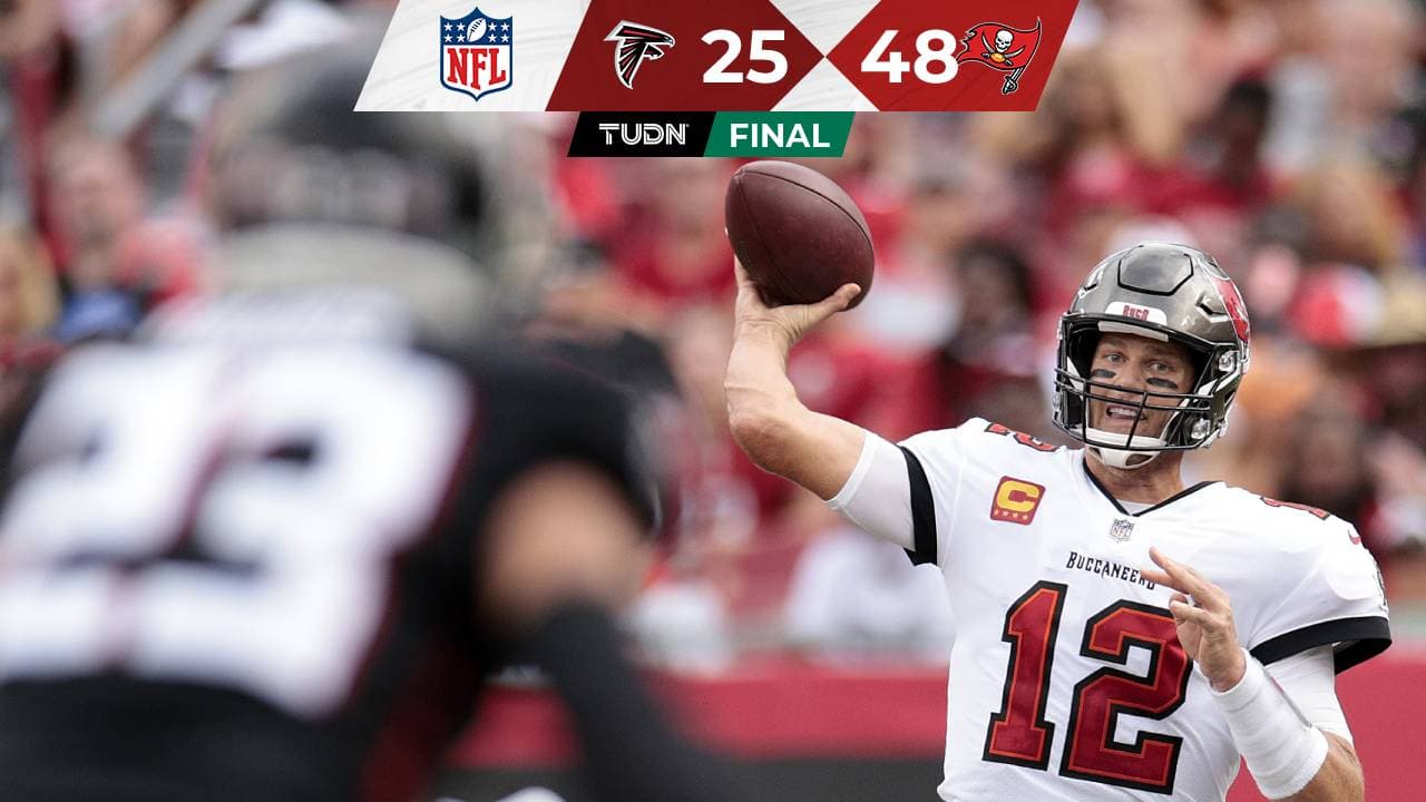 Tom Brady lanza cinco touchdowns por segunda vez con Buccaneers