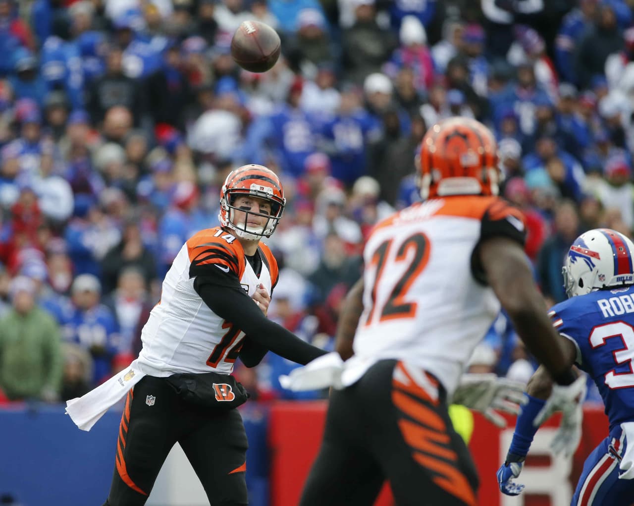 3. CINCINNATI BENGALS - Ya empataron el mejor arranque de temporada que han tenido en su historia. Invictos con 6 - 0 muchos ex jugadores dicen que esta edición de los Bengals es la mejor que han visto.