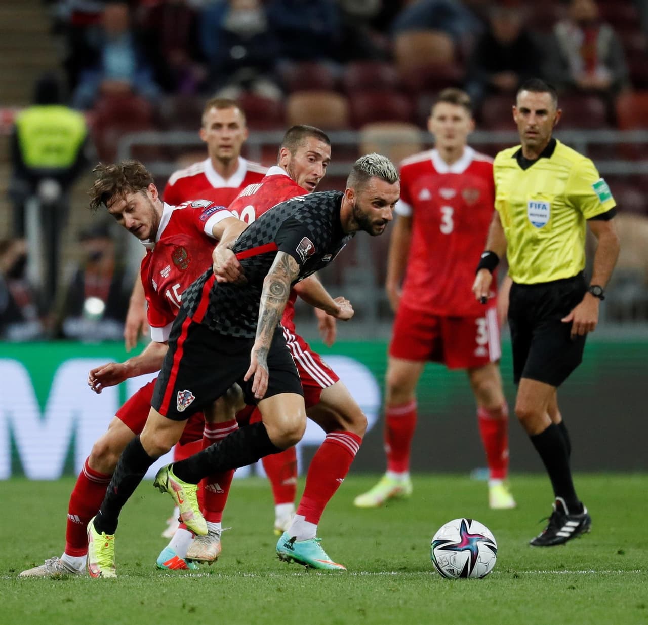 Rusia y Croacia no se hacen daño durante el partido eliminatorio rumbo al Mundial de Catar 2022. Aunque hubo empate a ceros, ambos equipos siguen en la cima del grupo H con siete puntos cada uno; Eslovaquia se encuentra cerca.