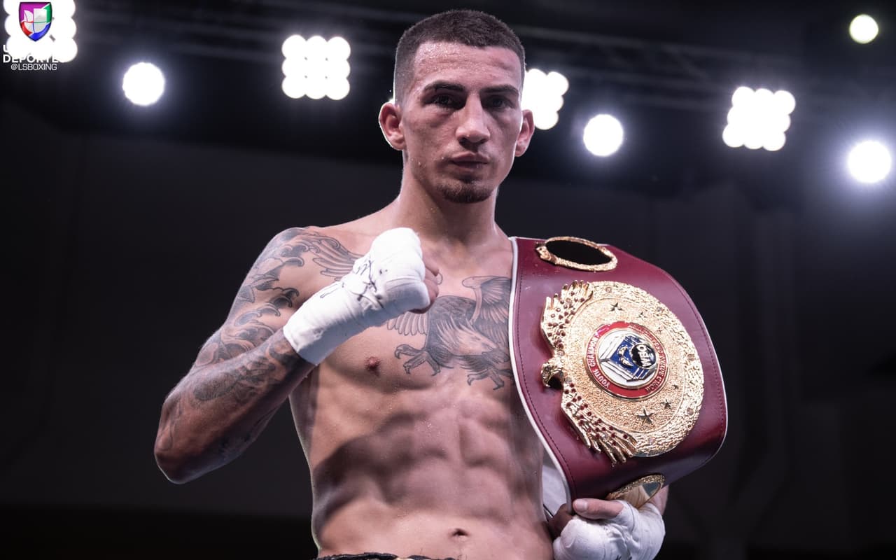 Rivera comenzó con fuerza y velocidad, pero el mexicoestadounidense resistió todo. A Rivera le contaron una caída en la décima ronda, y finalmente Sánchez ganaría por decisión unánime el título juvenil vacante pluma de la OMB.