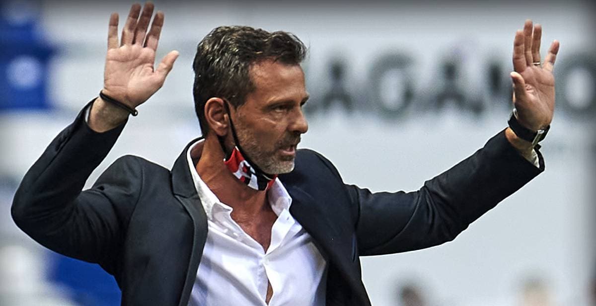 Las expulsiones son el némesis de Diego Cocca