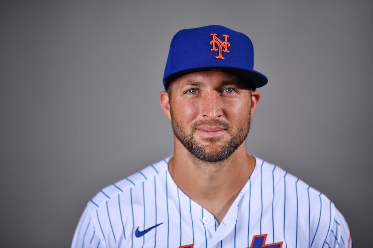 Tim Tebow pega jonrón en el entrenamiento primaveral con los Mets
