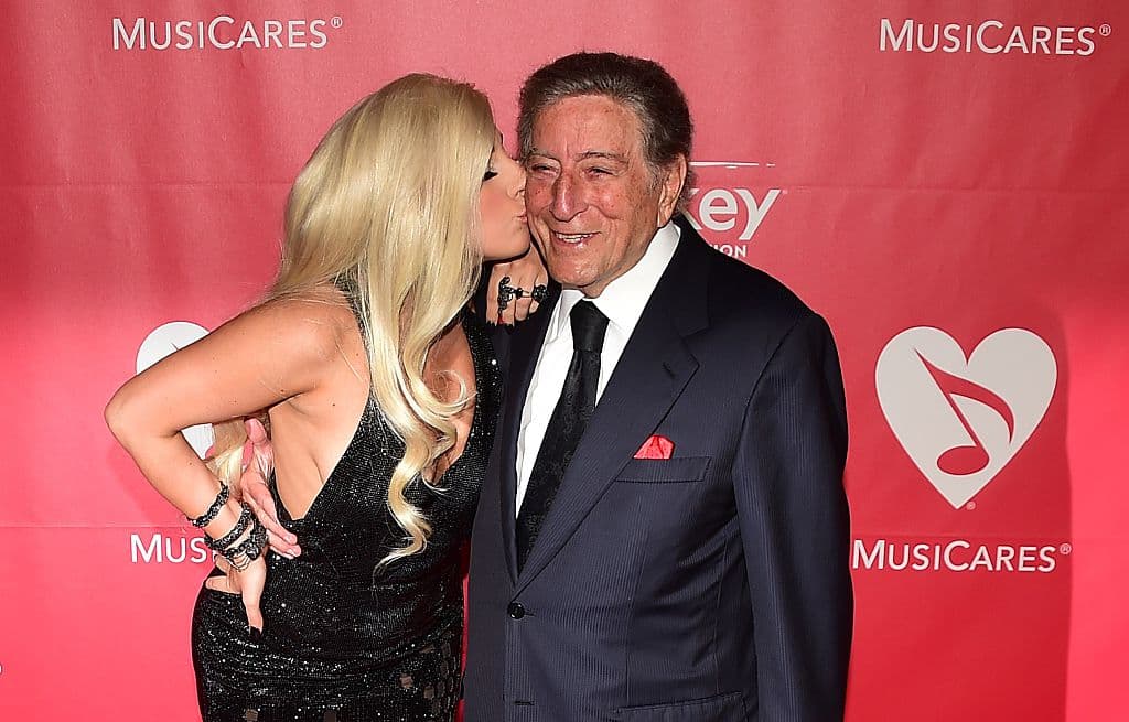 Cabe mencionar que el dúo lanzó su primer material discográfico en 2014 titulado ‘Cheek to Cheek’.