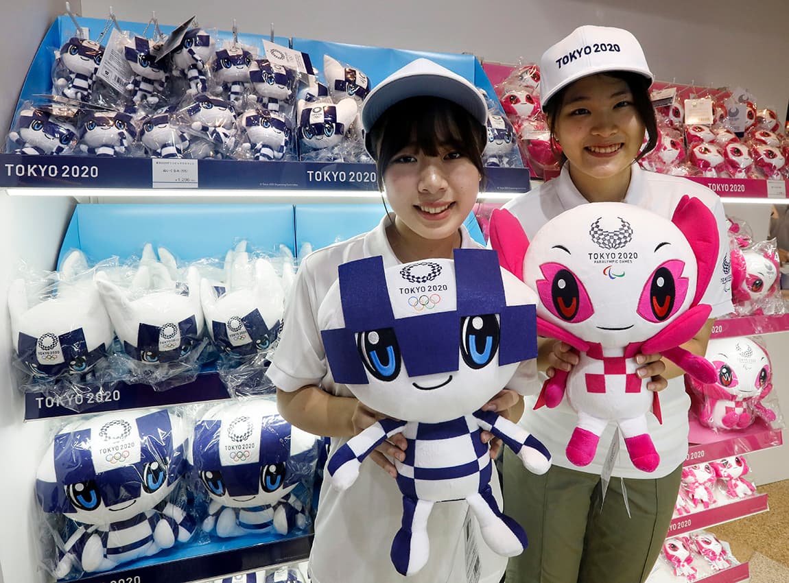 Los niños fueron parte clave de la elección de las mascotas, ya que cerca de 17.000 escuelas de primaria en Japón participaron en el proceso.