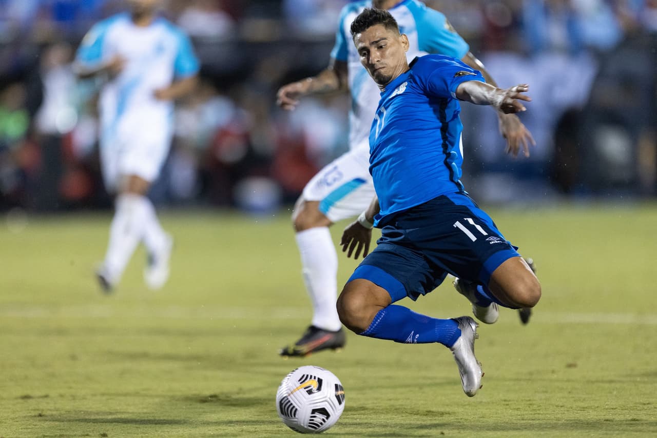 El Salvador se lleva los tres puntos ante Guatemala y se instala en la cima del Grupo A en la Copa Oro.