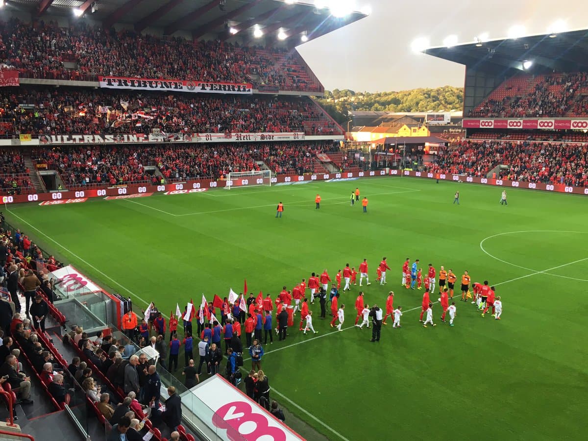 Ochoa no se salva de las goleadas ni en Bélgica; Standard Lieja cayó 0-4