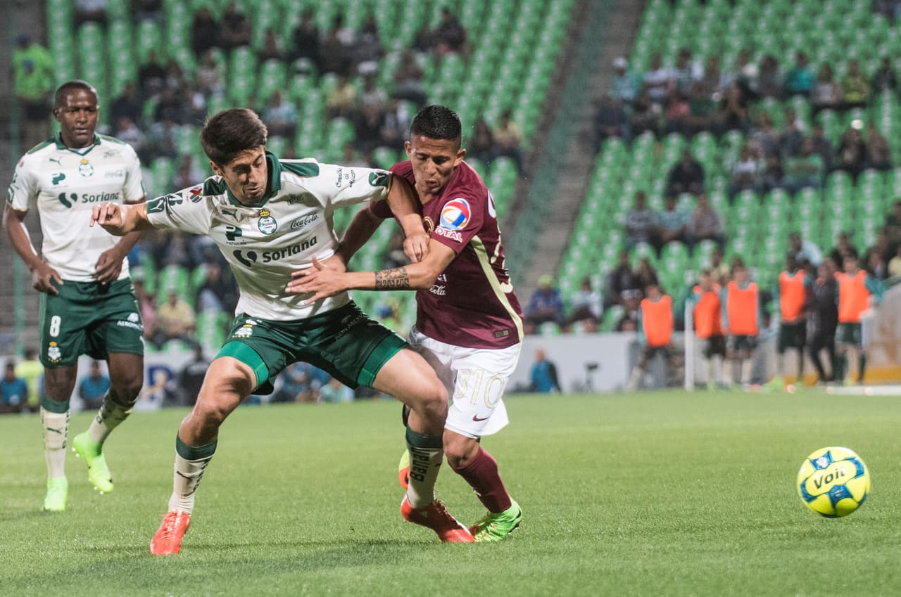 Gerson Torres (foto) y Andy Reyes, jugadores de Costa Rica en América y Pachuca, respectivamente.