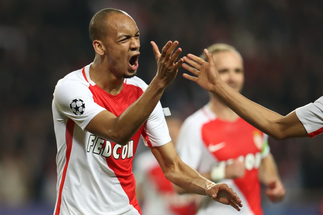 20 minutos más tarde llegaría el aumento en el marcador gracias a un remate de Fabinho en el área que no encontró resistencia en Caballero, para el 2-0.