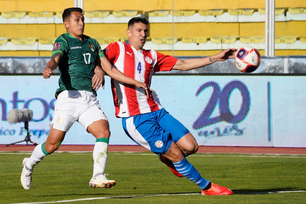 Bolivia quiere pelear por su pase a Qatar 2022 y golean 4-0 a Paraguay.