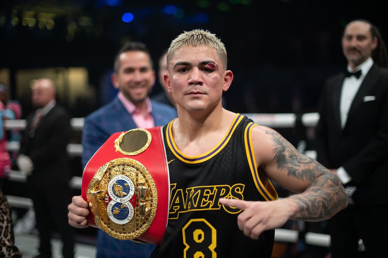 Joseph Díaz Jr. derrotó a Tevin Farmer para coronarse campeón del mundo superpluma de la FIB.